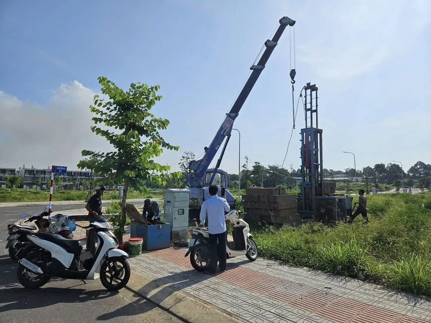 Thi công ép cọc bê tông Robot