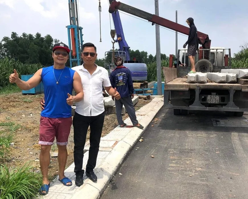 Xem xét các phản hồi và đánh giá của khách hàng từng thi công